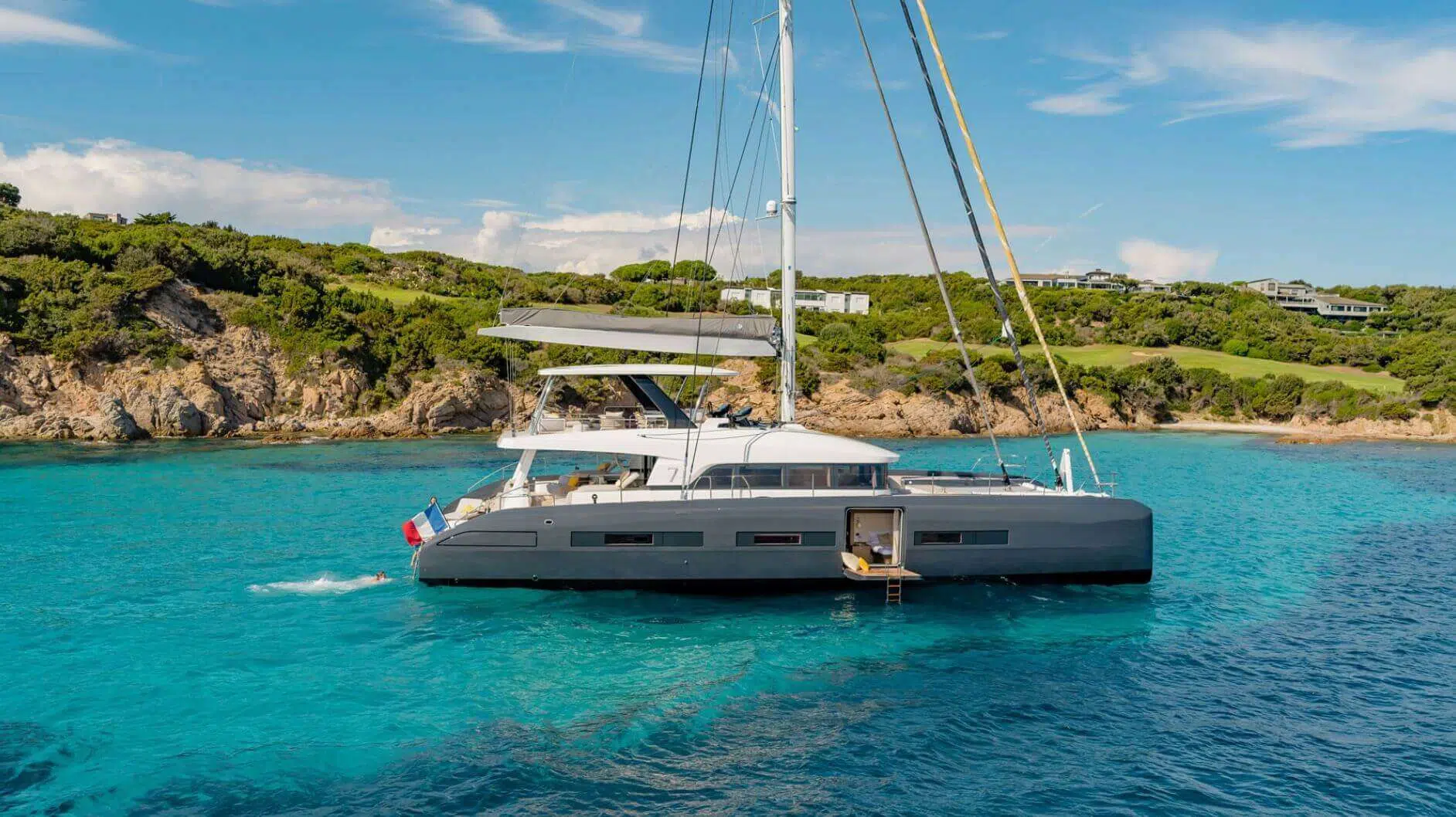 Comment choisir son voilier : catamaran ou monocoque ?