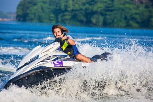 Les sports nautiques : explorez les sensations de glisse et de liberté au fil de l’eau