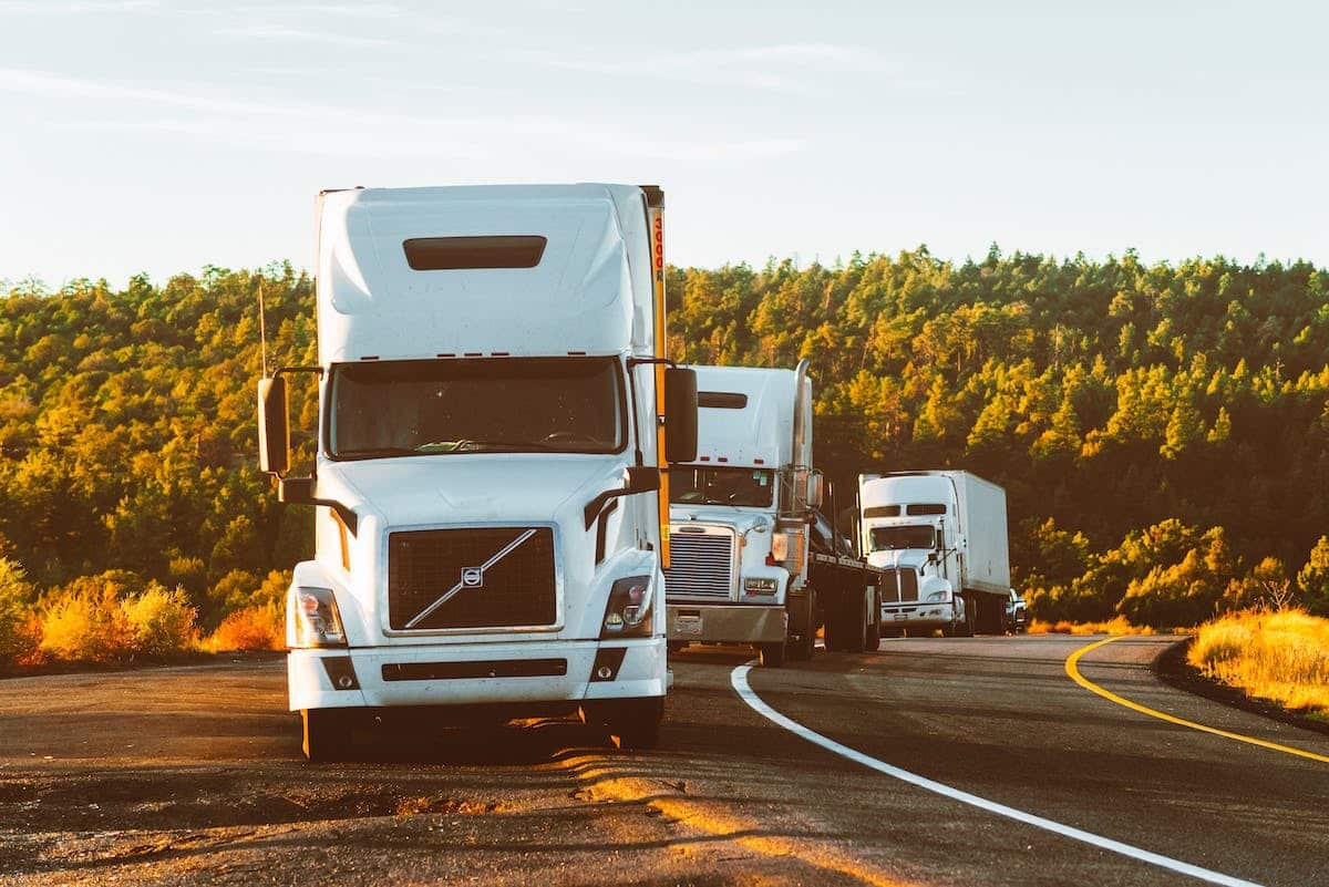 Les avantages et inconvénients des différents moyens de transport pour voyager à l’étranger