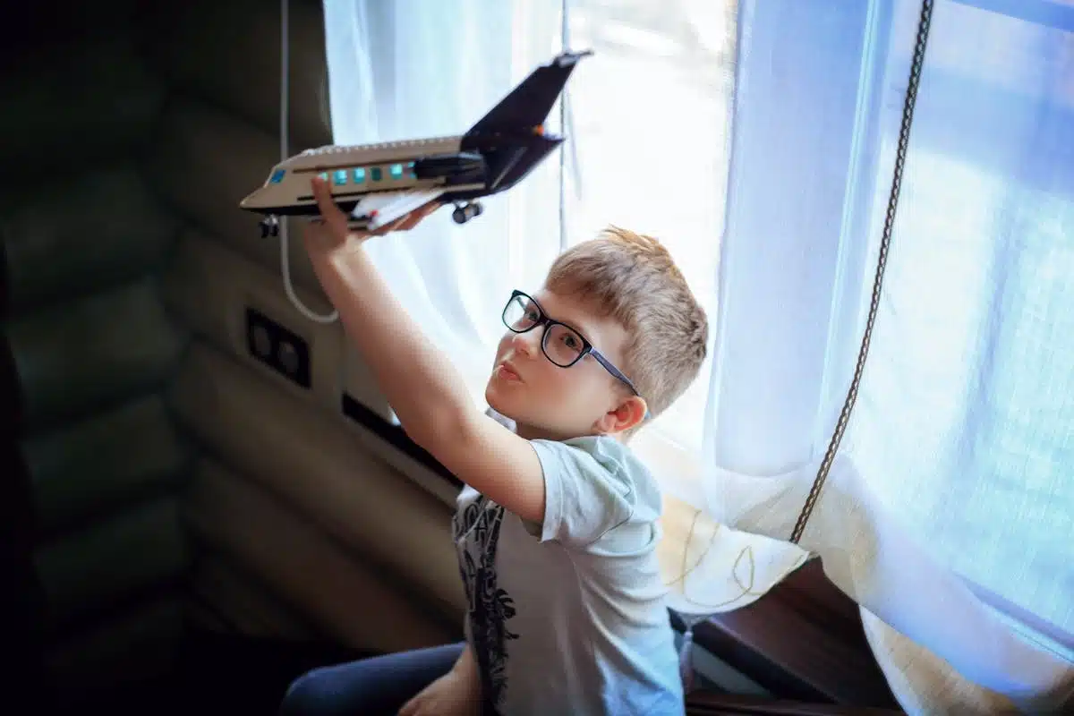 enfants avion