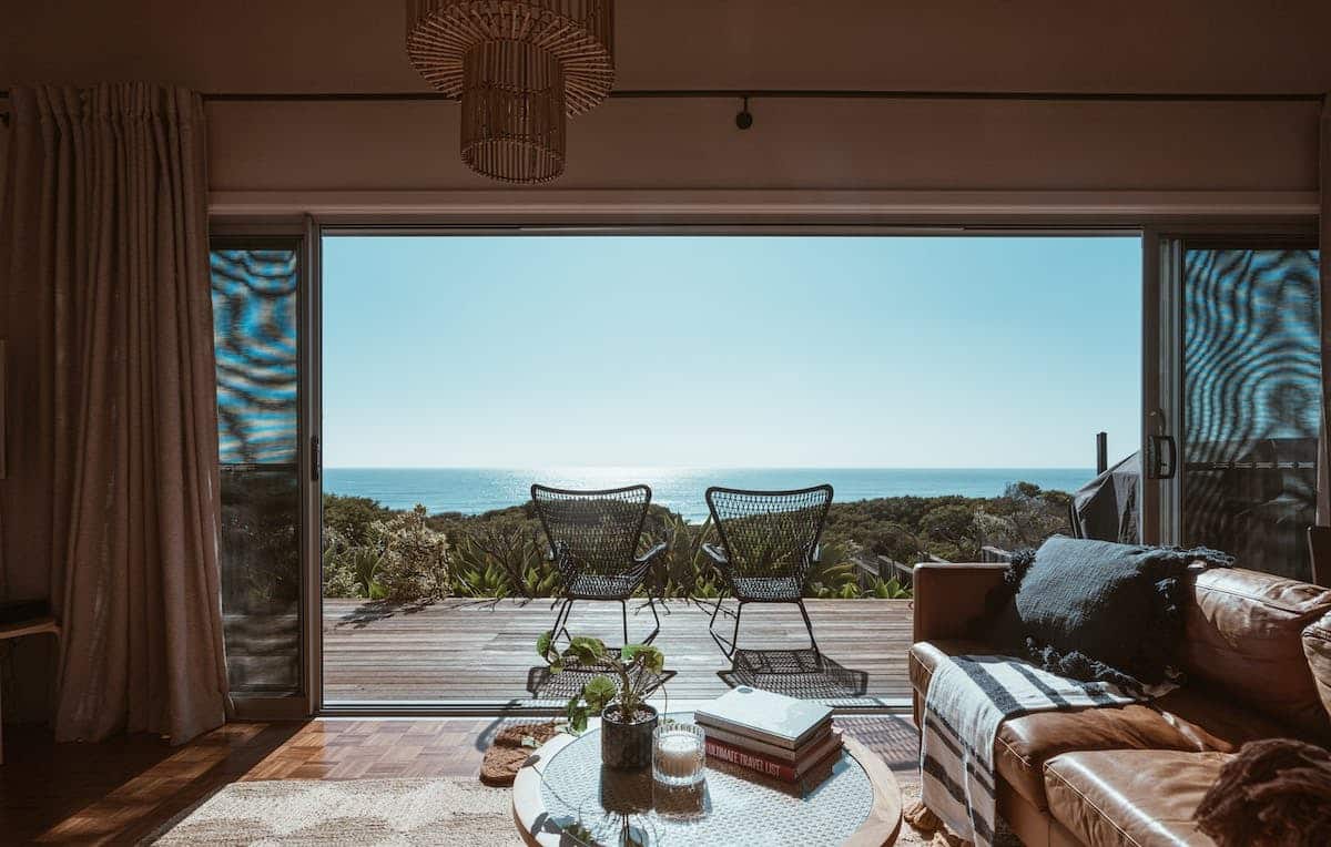 Les atouts et faiblesses des locations de vacances versus les hôtels