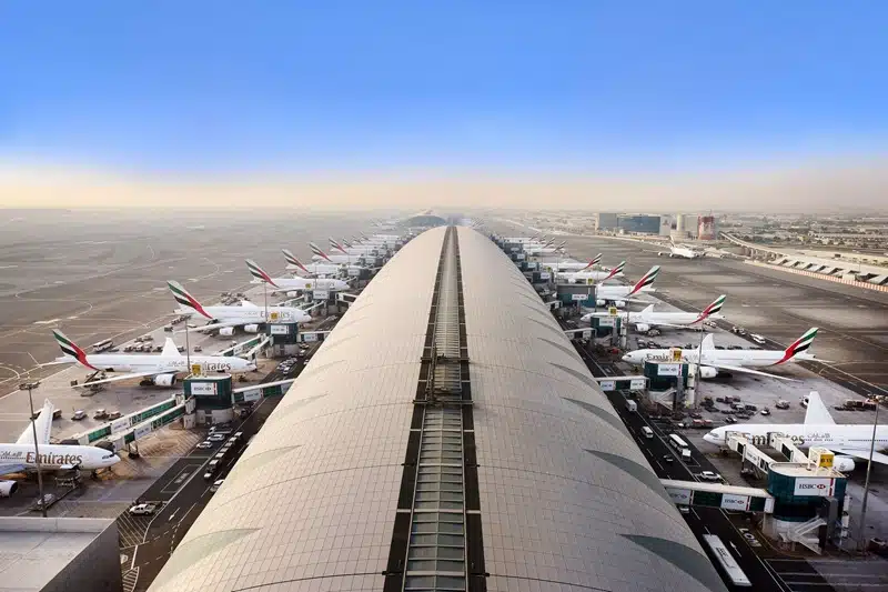 Exploration du plus grand aéroport d’Europe: histoire, fonctionnalités et faits fascinants